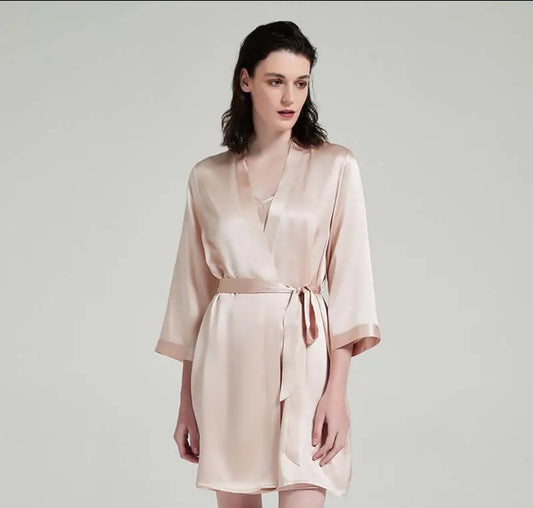 Marilyn Mini Silk Robe